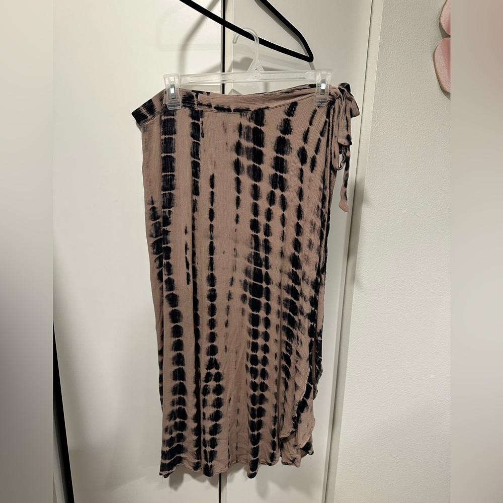 Venus Wrap Swim Skirt Size Medium - Picture 2 of 7